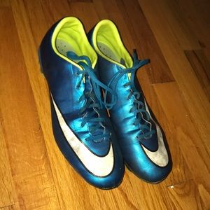 Nike Women’s Mercurial Victory VFG soccer cleats